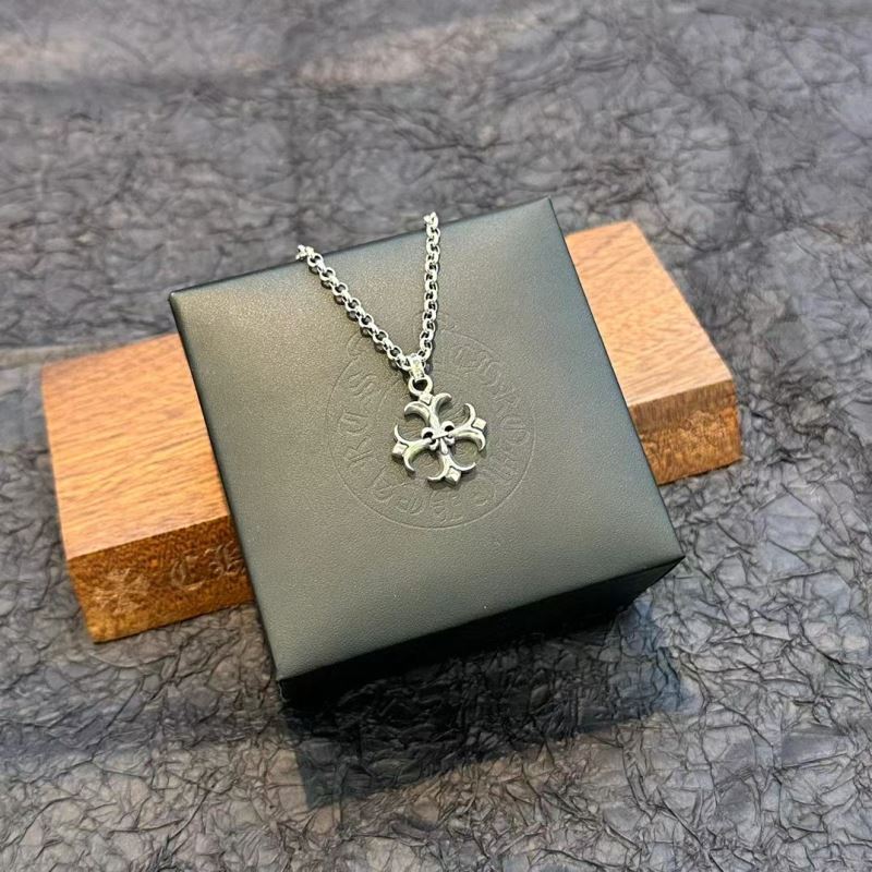 Ch**me He**ts necklaces